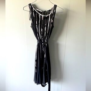 Black sleeveless dress